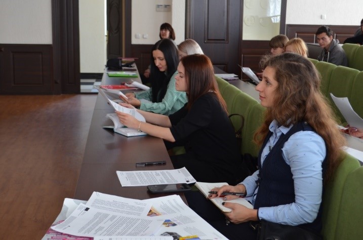 Round-table-Month-women-history-image-1